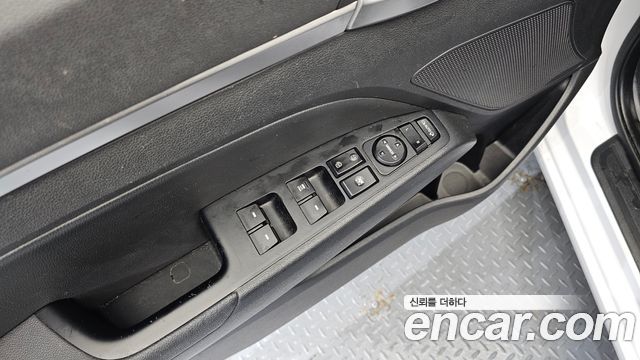 Hyundai AVANTE 2020 — photo 19