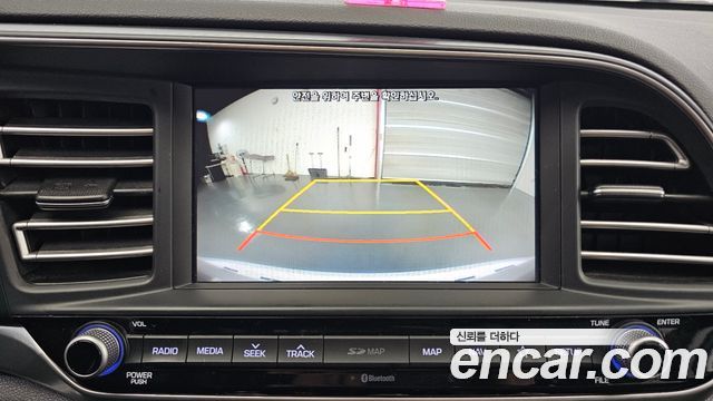 Hyundai AVANTE 2020 — photo 23
