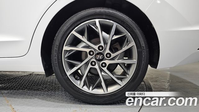 Hyundai AVANTE 2020 — photo 7