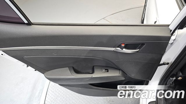 Hyundai AVANTE 2020 — photo 15