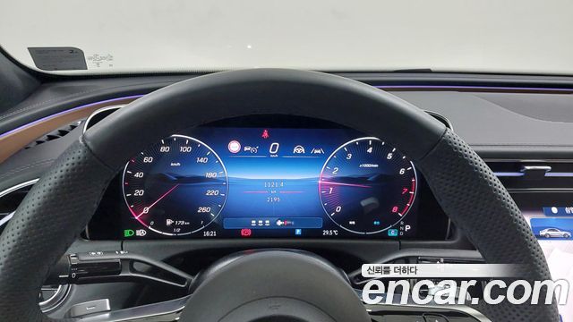 Mercedes-Benz E-Class 2026 — photo 8