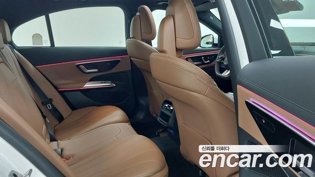Mercedes-Benz E-Class 2026 — photo 10