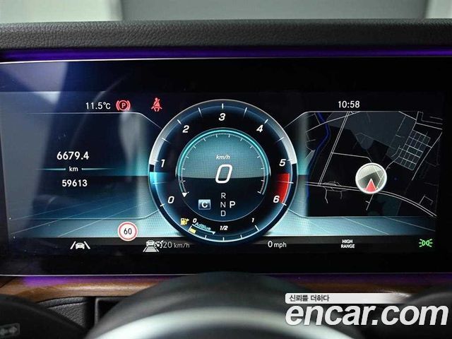 Mercedes-Benz G-Class 2021 — photo 8
