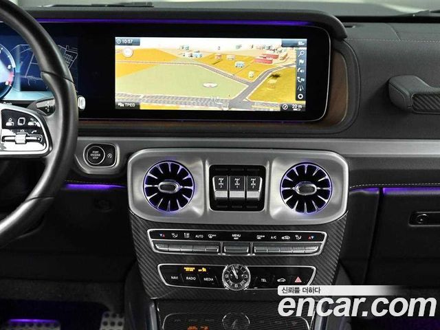 Mercedes-Benz G-Class 2021 — photo 14