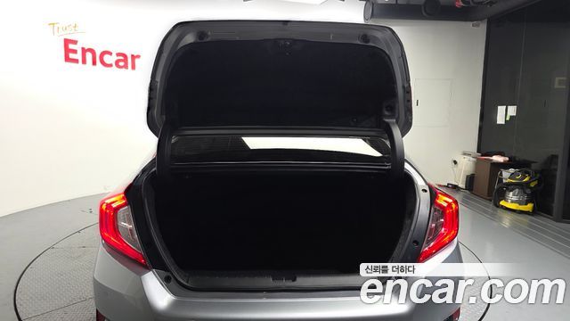 Honda Civic 2017 — photo 25
