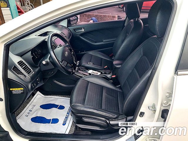 Kia K3 2017 — photo 12