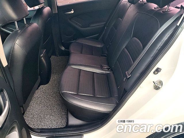 Kia K3 2017 — photo 13