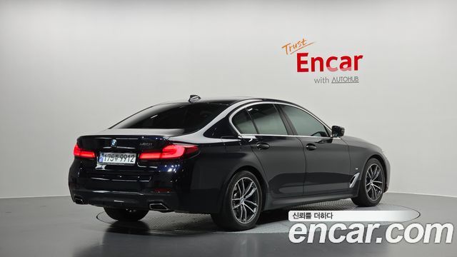 BMW 5-Series 2023 — photo 2
