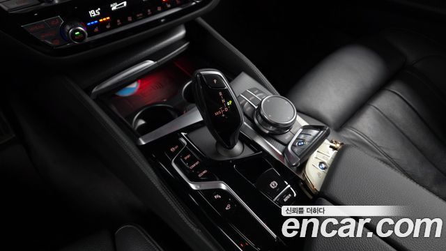 BMW 5-Series 2023 — photo 12
