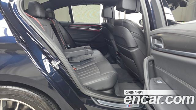 BMW 5-Series 2023 — photo 17