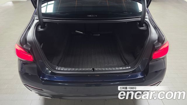 BMW 5-Series 2023 — photo 23