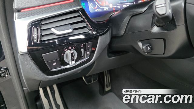 BMW 5-Series 2023 — photo 26