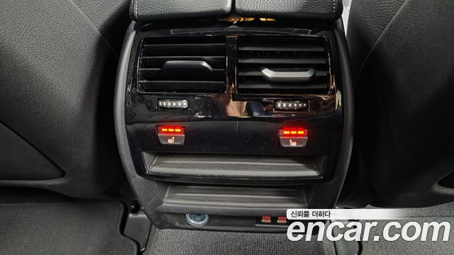 BMW 5-Series 2023 — photo 32