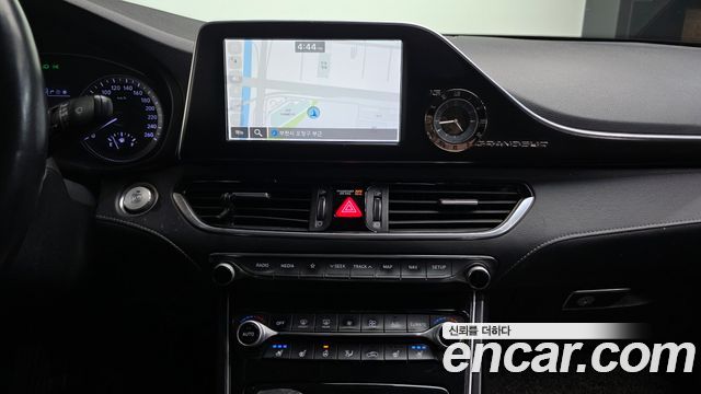 Hyundai Grandeur 2018 — photo 14