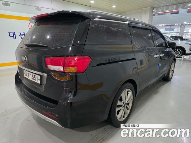 Kia Canival 2015 — photo 4