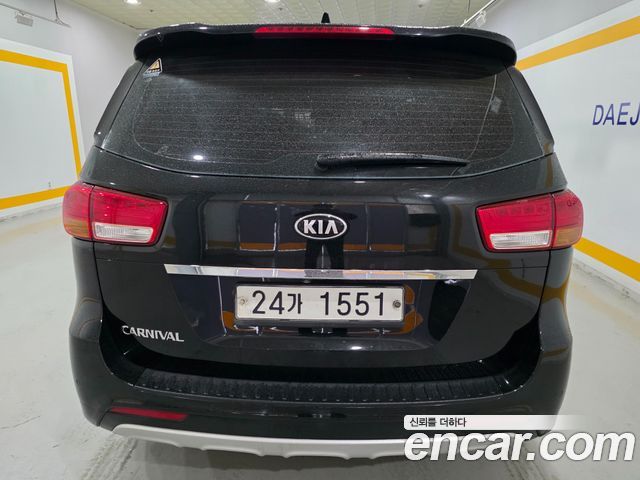 Kia Canival 2015 — photo 5