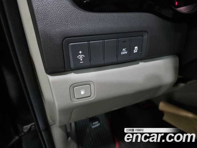 Kia Canival 2015 — photo 9