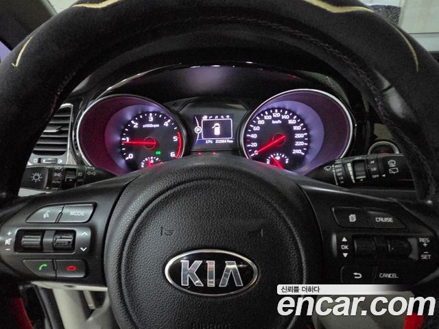Kia Canival 2015 — photo 10