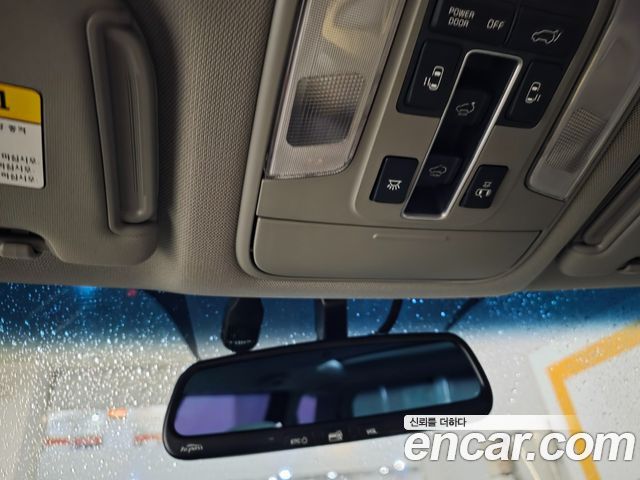 Kia Canival 2015 — photo 11