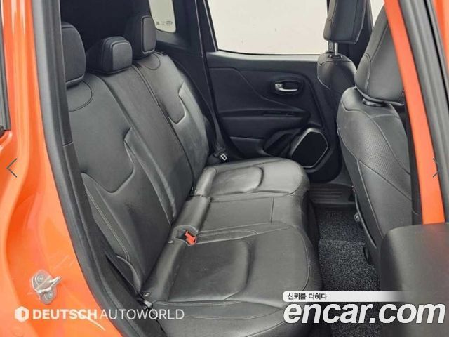 Jeep Renegade 2019 — photo 12