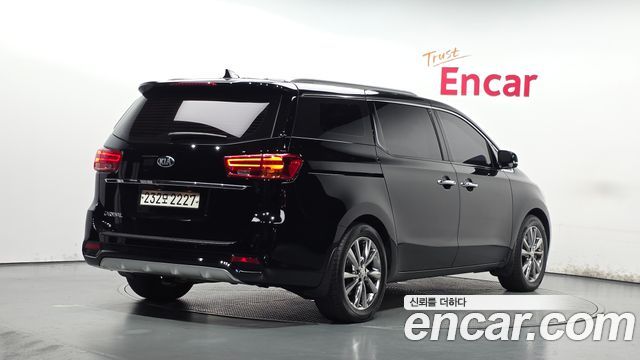 Kia Canival 2019 — photo 2