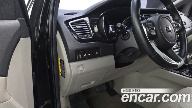 Kia Canival 2019 — photo 13