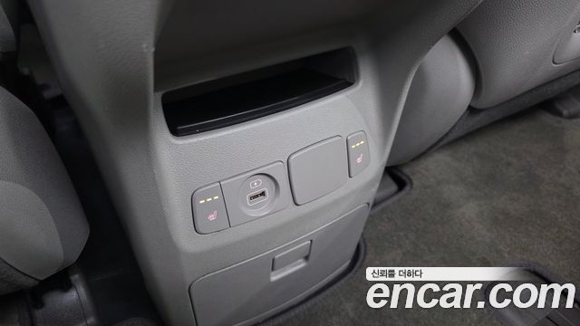 Kia Canival 2019 — photo 18