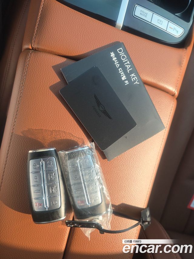 Genesis G80 2022 — photo 19