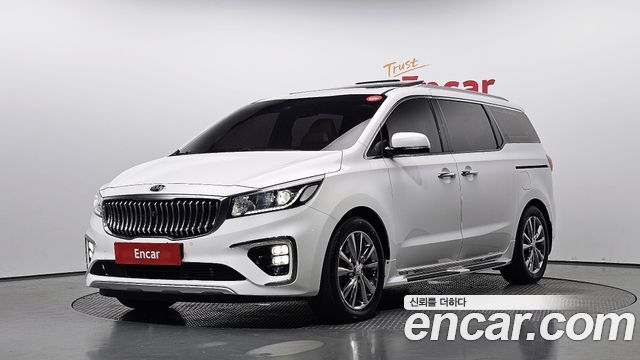 Kia Canival 2019 — photo 1