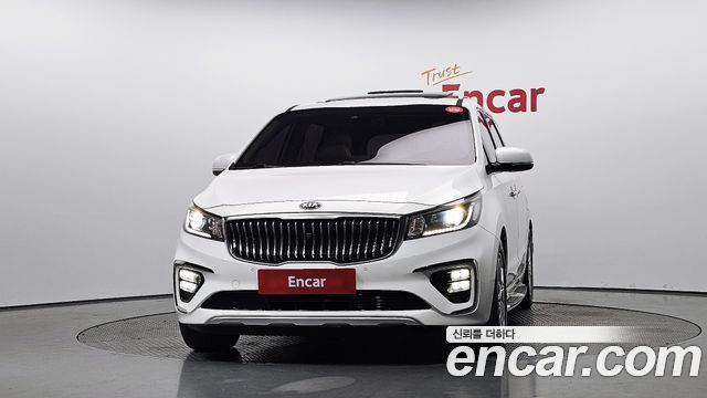 Kia Canival 2019 — photo 3