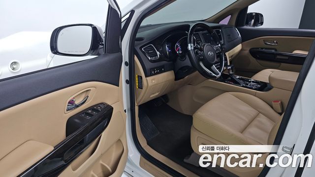 Kia Canival 2019 — photo 10