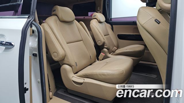 Kia Canival 2019 — photo 11