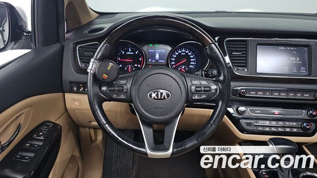 Kia Canival 2019 — photo 13