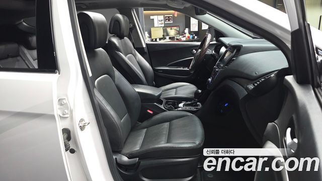 Hyundai Santafe 2018 — photo 17