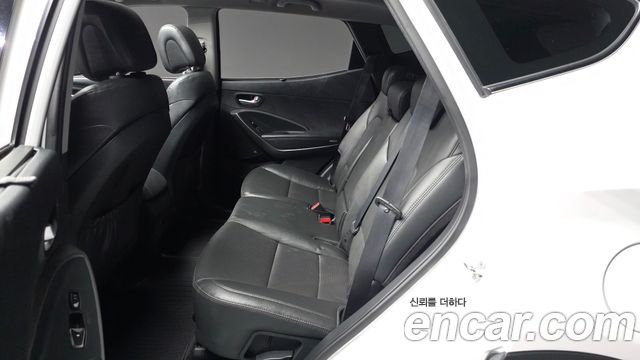 Hyundai Santafe 2018 — photo 16