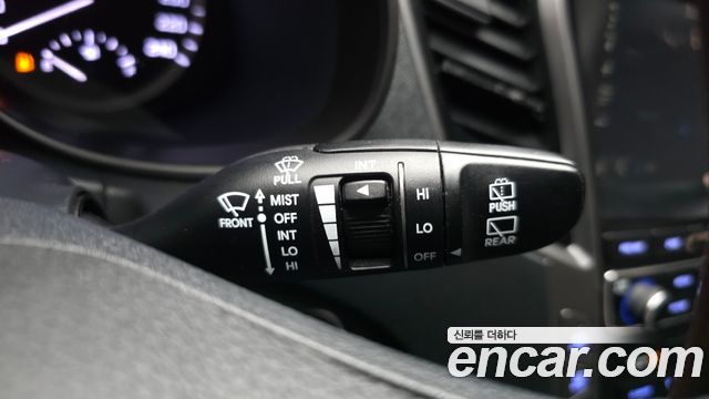 Hyundai Santafe 2018 — photo 30