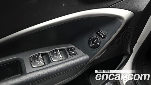 Hyundai Santafe 2018 — photo 31
