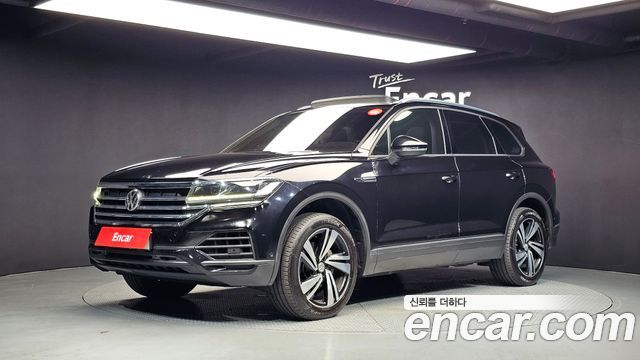 Volkswagen Touareg 2020 — photo 1