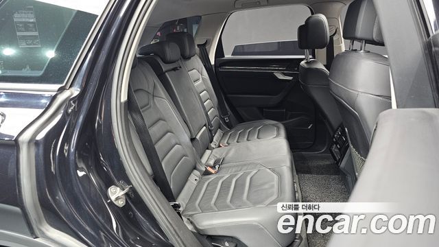 Volkswagen Touareg 2020 — photo 11