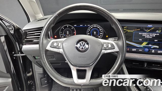 Volkswagen Touareg 2020 — photo 13