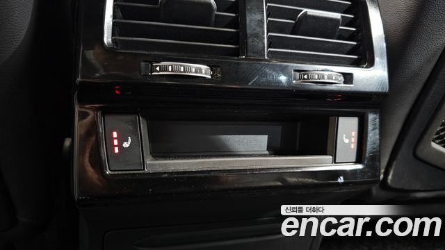 Volkswagen Touareg 2020 — photo 19