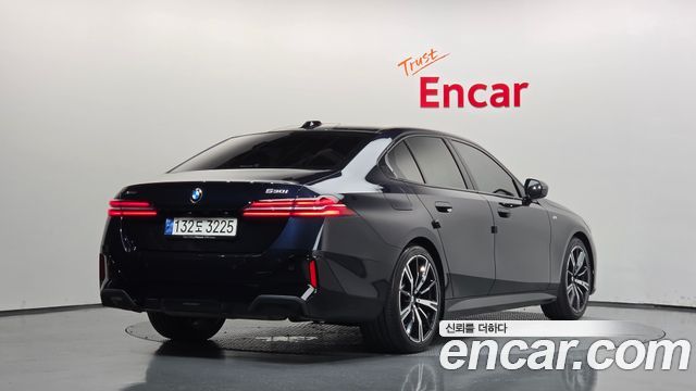 BMW 5-Series 2024 — photo 2
