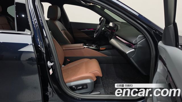 BMW 5-Series 2024 — photo 16