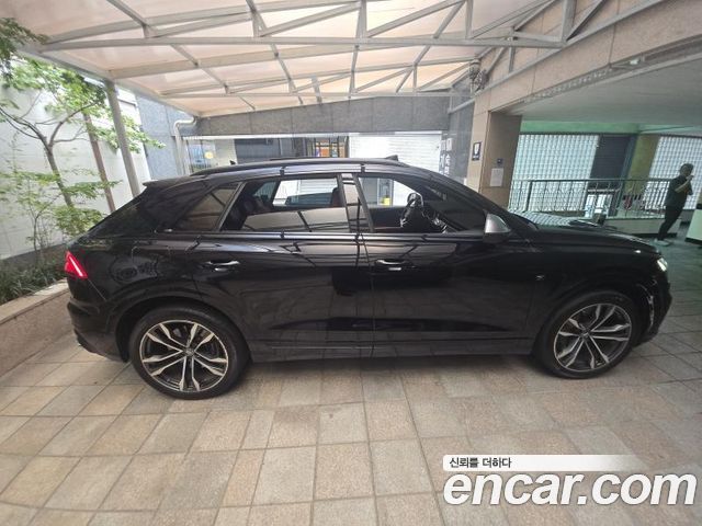 Audi SQ8 2021 — photo 2
