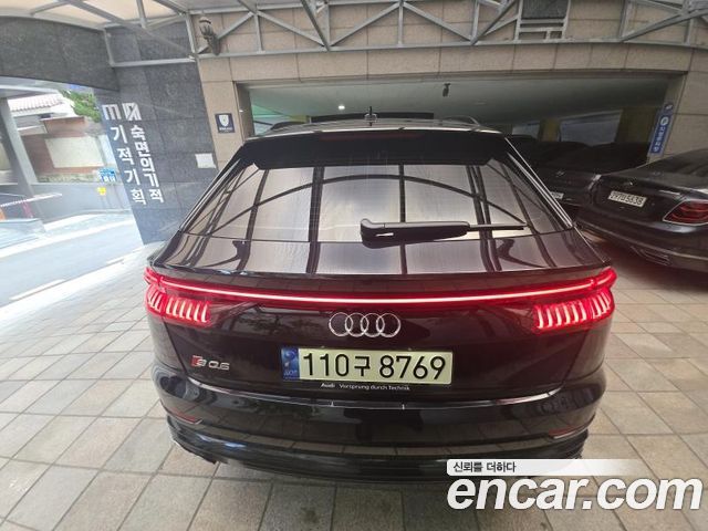 Audi SQ8 2021 — photo 3