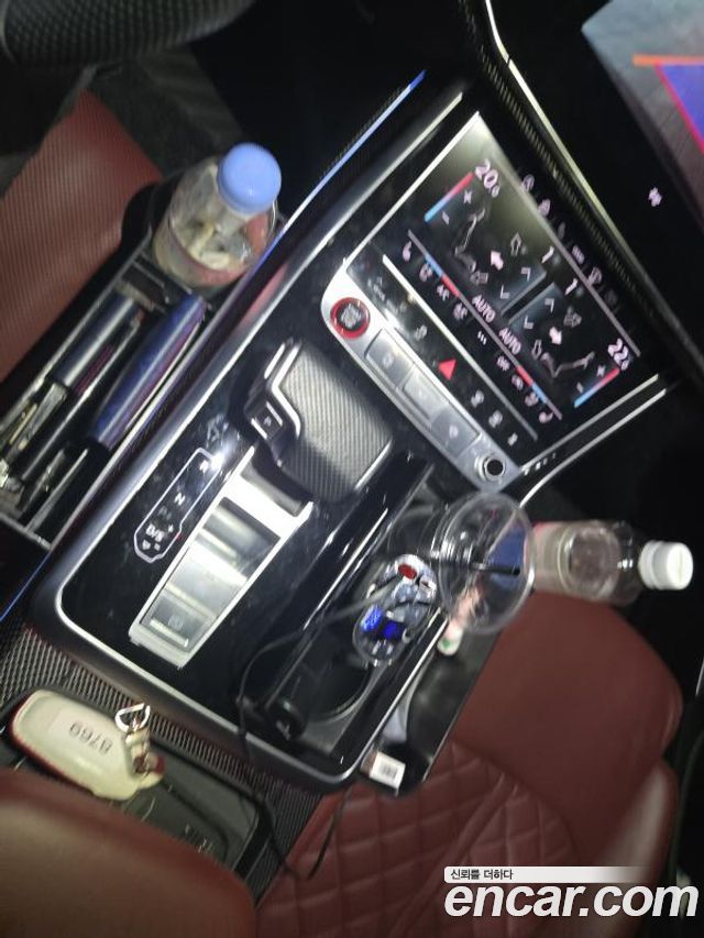 Audi SQ8 2021 — photo 9