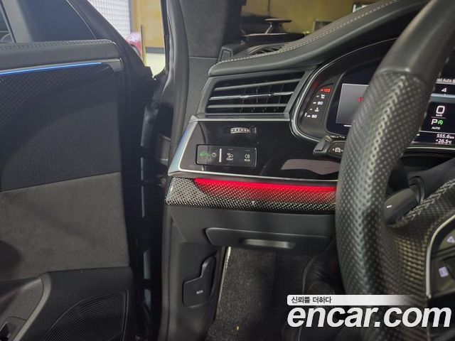 Audi SQ8 2021 — photo 12