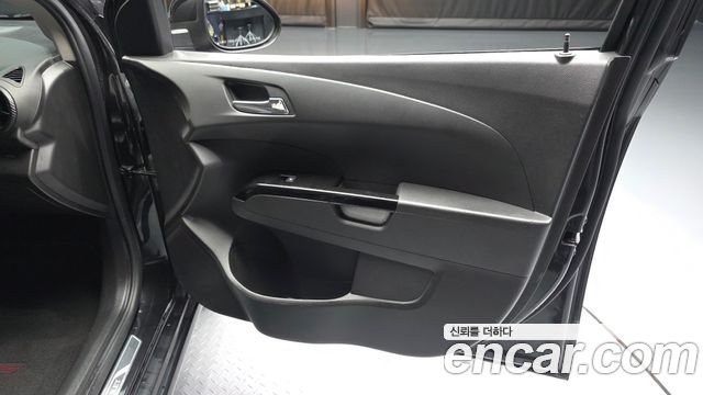 Chevrolet Korea Aveo 2014 — photo 14