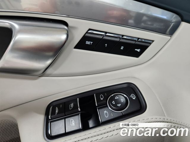 Porsche 911 2017 — photo 18