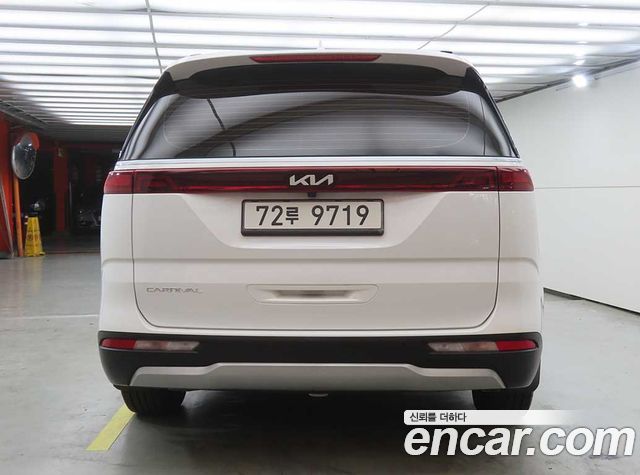 Kia Canival 2022 — photo 3
